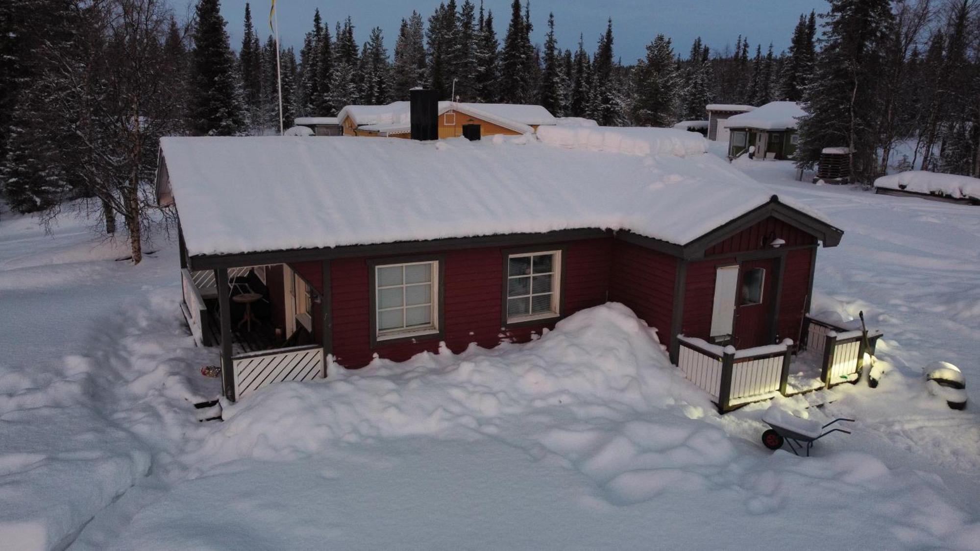 Villa Little Adorable Red à Kiruna Extérieur photo